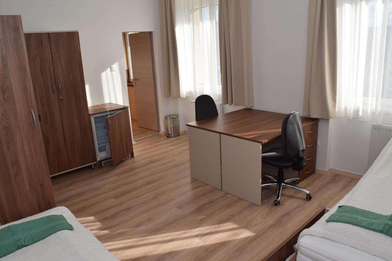 Marothi Kollegium Debrecen Exterior foto